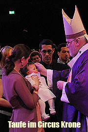 S.E. Reinhold Kardinal Marx kommt zur Kindertaufe in den Circus Krone (Foto: Ingrid Grossmann)